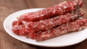 非凡娱乐
香肠切成薄片。