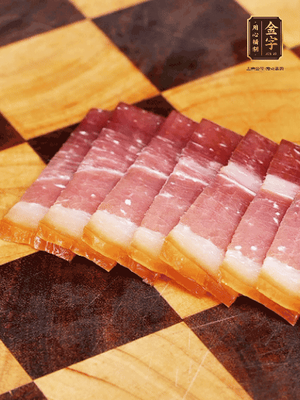 鲍鱼处理干净，非凡娱乐切片备用